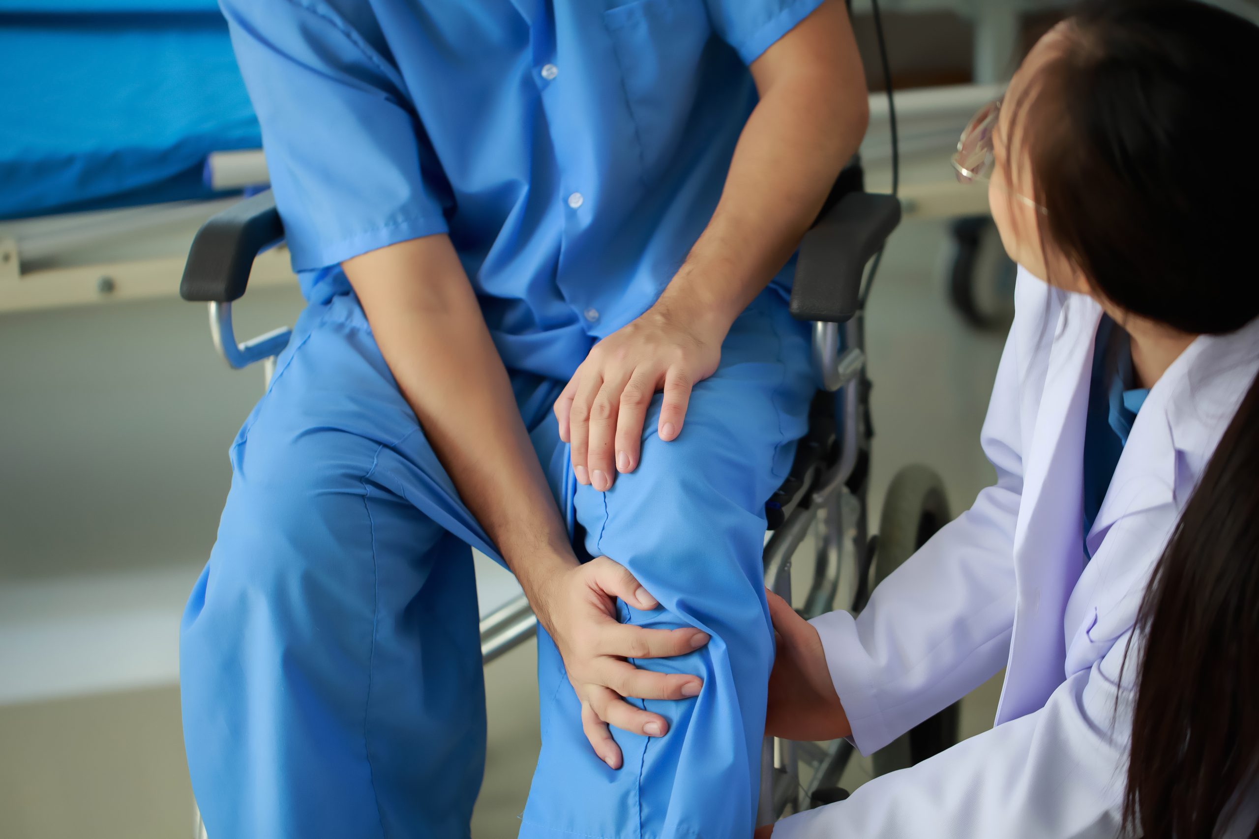 The Role of an Orthopaedic Surgeon in Managing Knee Pain: Insights from Indore Experts