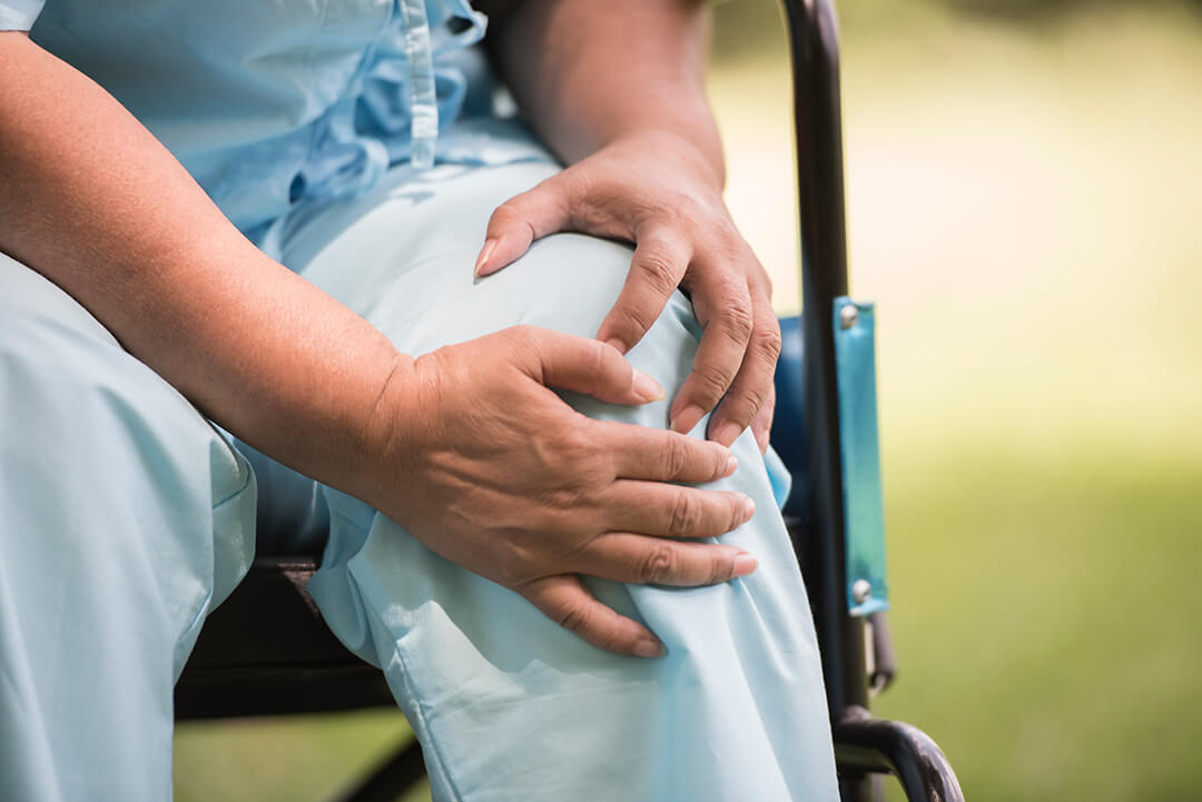 Why Choose Dr. Sunil Rajan as Your Orthopedic Surgeon in Indore for Joint Replacement