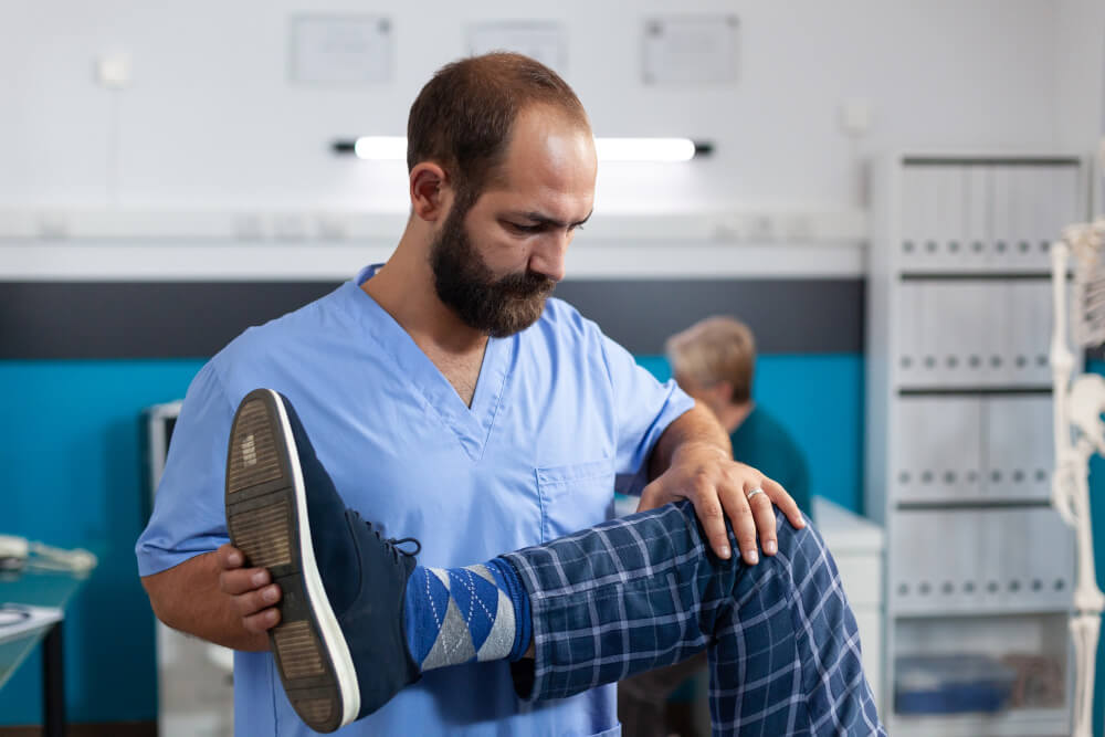 Why Dr. Sunil Rajan Stands Among the Best Knee Replacement Surgeons & Doctors in India